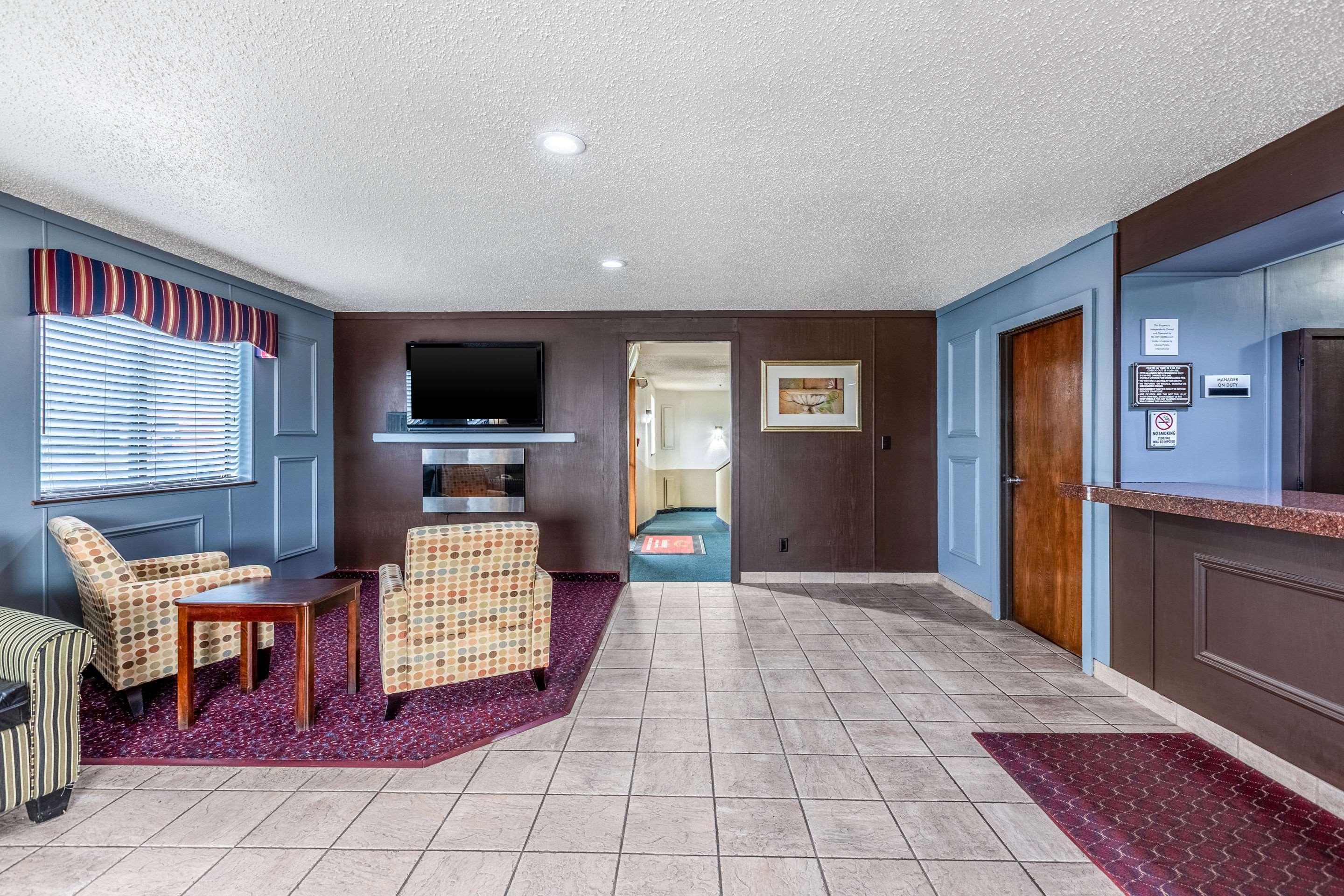Econo Lodge Inn & Suites Auburn Экстерьер фото