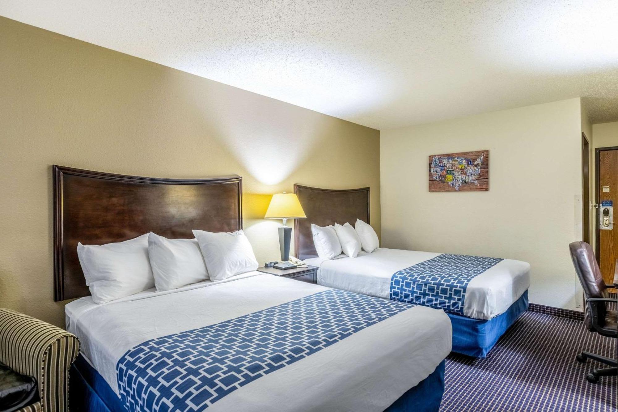 Econo Lodge Inn & Suites Auburn Экстерьер фото